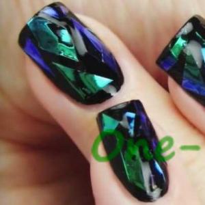 How to do a “broken glass” manicure yourself: visual tips